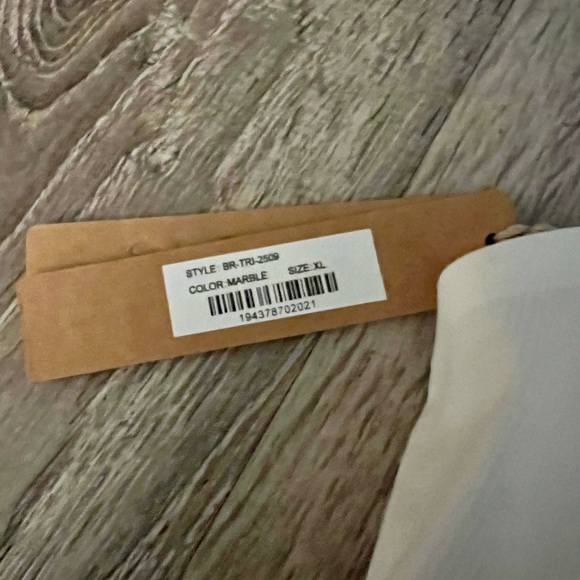 Skims Triangle Bralette - Marble - Picture 4 of 8